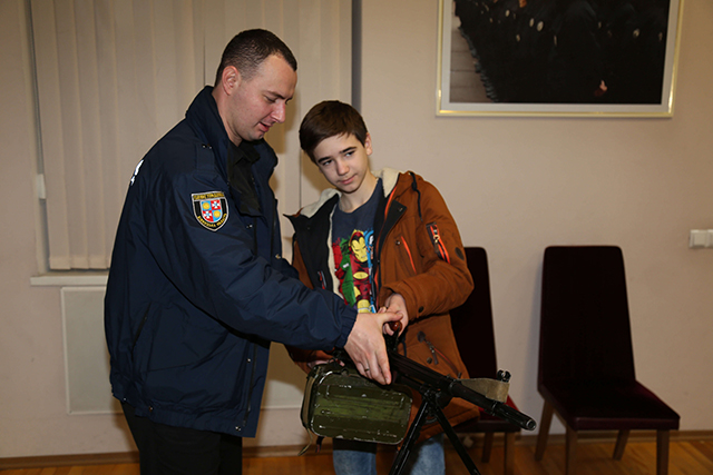Вінницькі поліцейські влаштували для дітей екскурсію до Головного управління Національної поліції