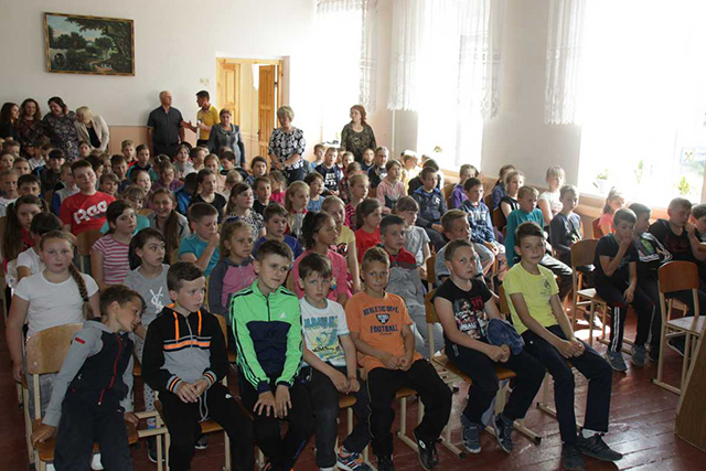 У Немирові для школярів організували роботу Мобільного консультаційного пункту