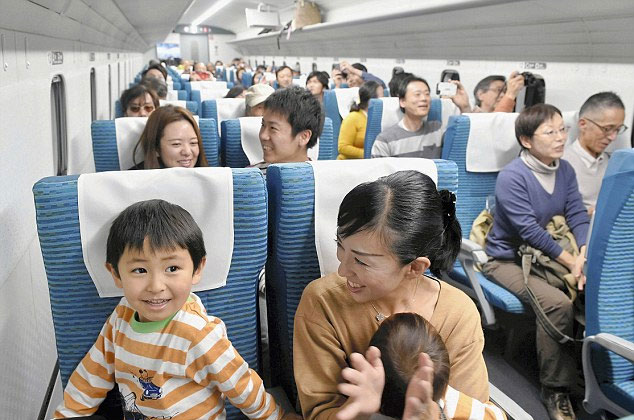 А тим часом Японія запустила швидкісний потяг на магнійтній подушці