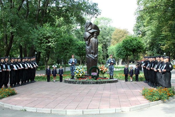 22 серпня вінничани вшановували пам\'ять загиблих працівників органів внутрішніх справ