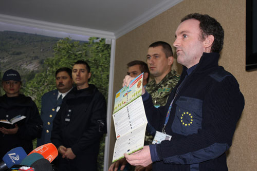 інформаційні буклети з правилами перетину молдовсько-українського кордону