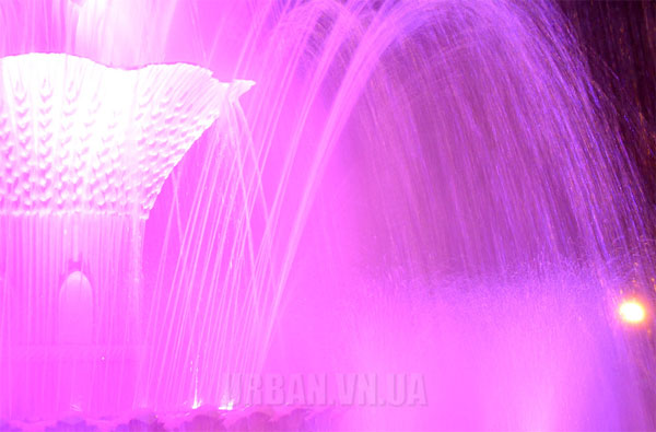 фонтан в Центральному парку Вінниці