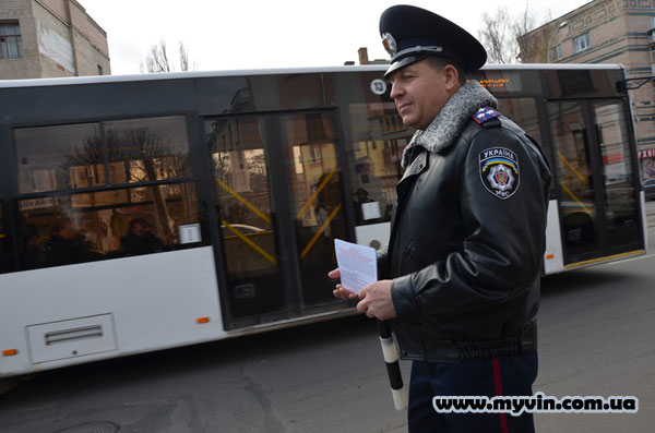 Сьогодні у Вінниці водіїв-порушників інспектори відправляли до батюшки