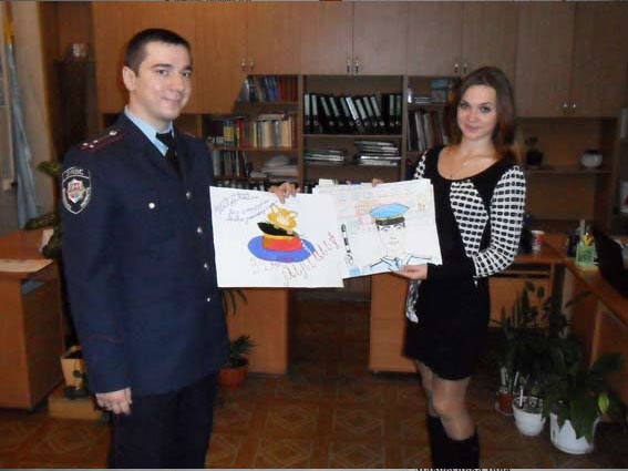 Діти малюють міліціонерів