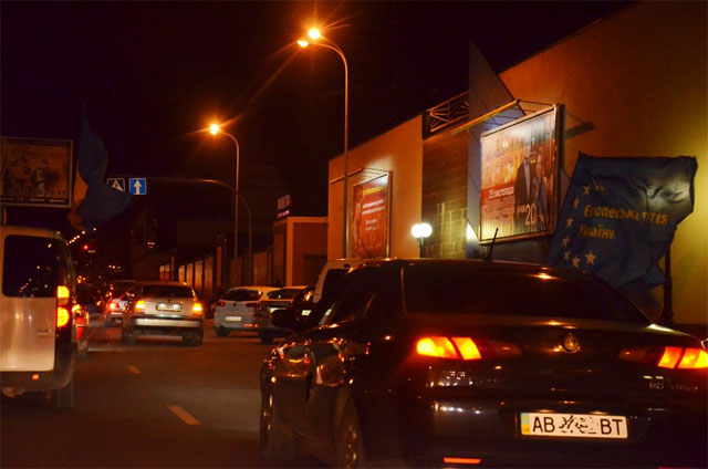 У Вінниці відбувся вечірній автопробіг за європейський вибір України