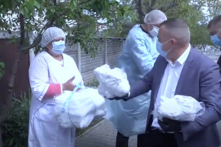 Волонтери "СтопВірусу" доставили гуманітарну допомогу в амбулаторії Писарівки, Гавришівки та Вінницьких Хуторів