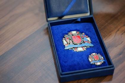Вінничанина Валентина Стемпеня нагородили Почесною відзнакою міського голови «За честь та мужність»