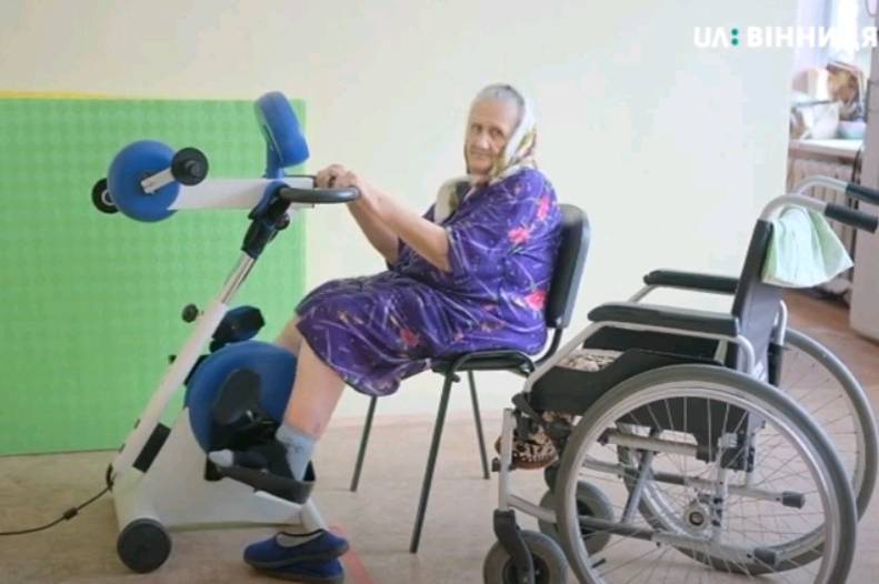 Чим на карантині займаються підопічні Вінницького обласного пансіонату для людей з інвалідністю 