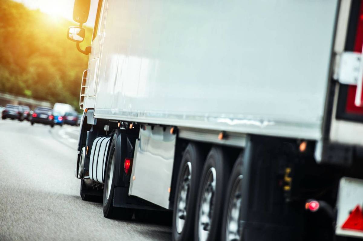 До уваги водіїв: через спеку на Вінниччині вводять обмеження руху вантажівок