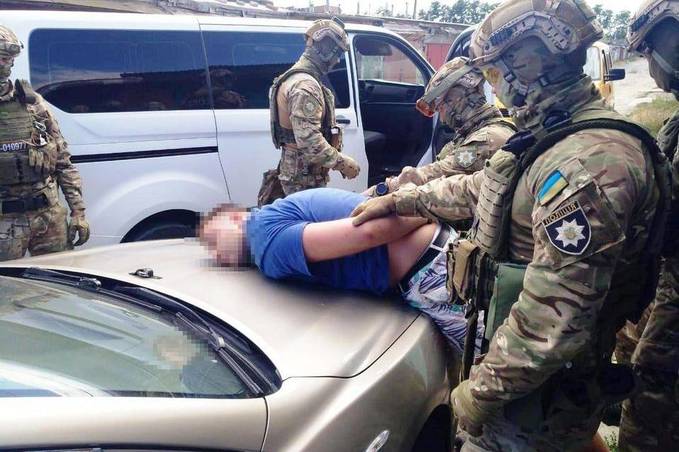 Неподалік Вінниці правоохоронці викрили нарколабораторію Неподалік Вінниці правоохоронці викрили нарколабораторію