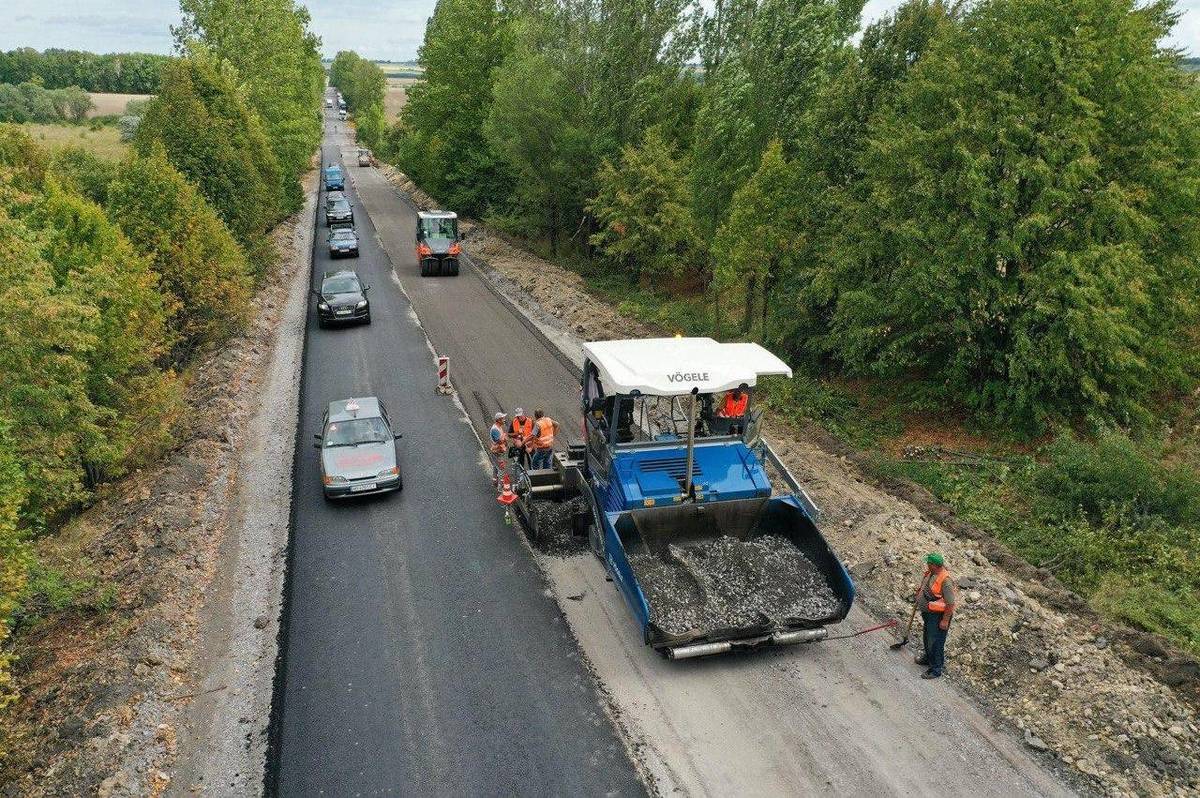 Ремонт міжнародної траси М-21: наразі  реконструюють ділянку дороги в Жмеринському районі