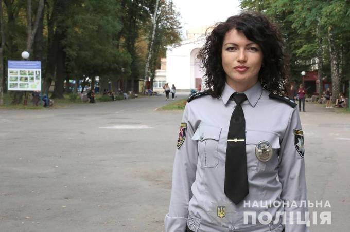 На Вінниччині поліцейська врятувала життя велосипедисту