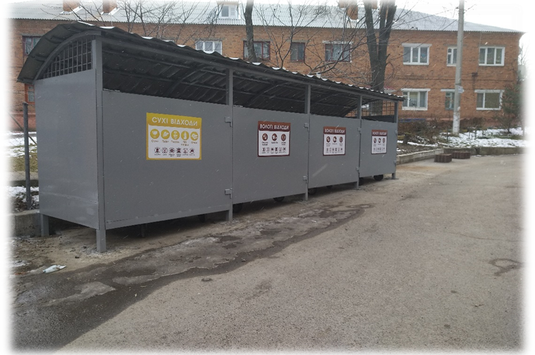 У Вінниці ремонтують контейнерні майданчики для сміття 
