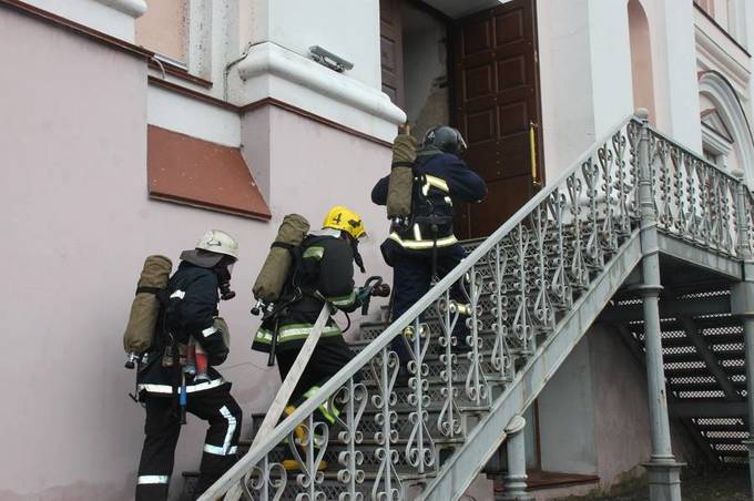 Рятувальники ліквідували умовну пожежу в Державному архіві Вінницької області