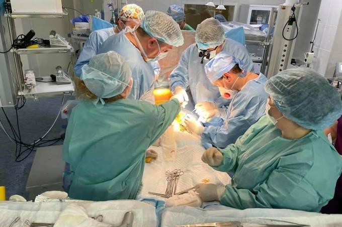 У Вінниці виписали з лікарні пацієнта, якому провели унікальну операцію на серці 

