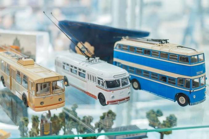 “Бетмен”, “Форсаж” та “Королева бензоколонки”: у Вінниці відкриється виставка моделей транспорту з відомих кінострічок  

