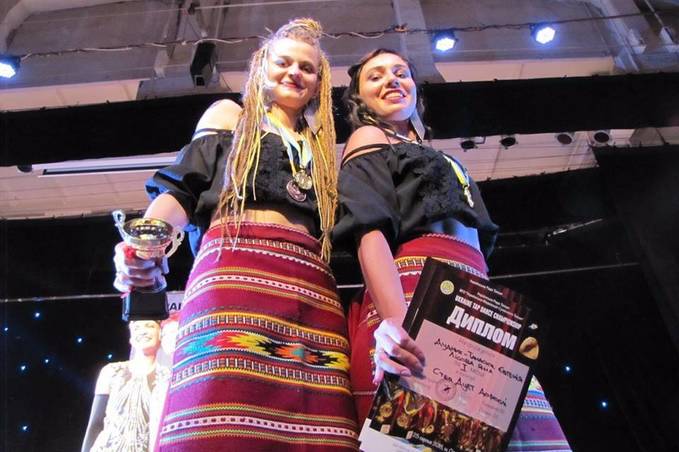 Вінничанки Євгенія Дудник-Танасюк та Яна Лісова здобули титул чемпіонів на Міжнародному фестивалі зі степу в Одесі