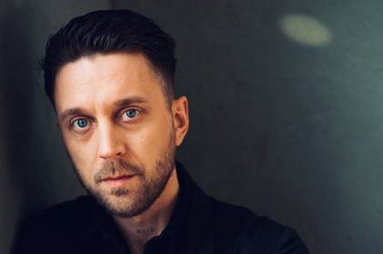 Музика і розмови: у Вінниці відбудеться квартирник співака Сергія Асафатова
Музика і розмови: у Вінниці відбудеться квартирник співака Сергія Асафатова