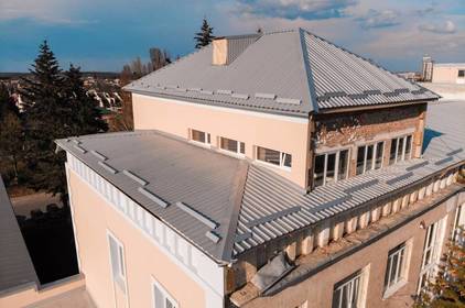 У Вінницькому палаці дітей та юнацтва триває реконструкція. ФОТО  

