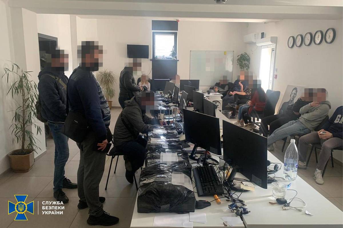 "Обікрали тисячі громадян”: CБУ викрила мережу підпільних “call-центрів” у Вінниці  

