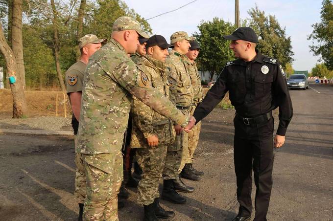 Юрій Педос відвідав бійців зведеного загону вінницьких поліцейських, які несуть службу на Сході країни