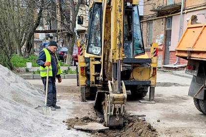 У Вінниці продовжують ремонтувати дворові території 

