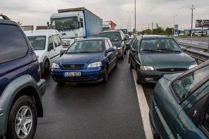 Вінничани просять скасувати круговий рух біля Староміського мосту 

