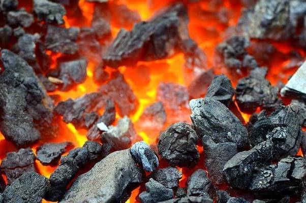 Как правильно выбрать уголь для отопления дома?
