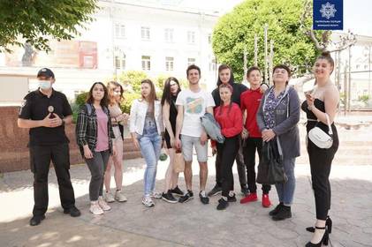 “Обміняй цигарку на цукерку”, - у Вінниці пройшла акція по запобіганню палінню
“Обміняй цигарку на цукерку”, - у Вінниці пройшла акція по запобіганню палінню