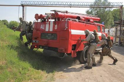 Вінницькі рятувальники провели навчання на хімічно-небезпечному об’єкті 

