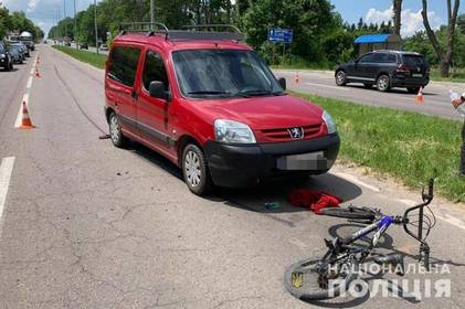 У Вінниці 11-річний хлопчик опинився під колесами одразу двох автівок 

