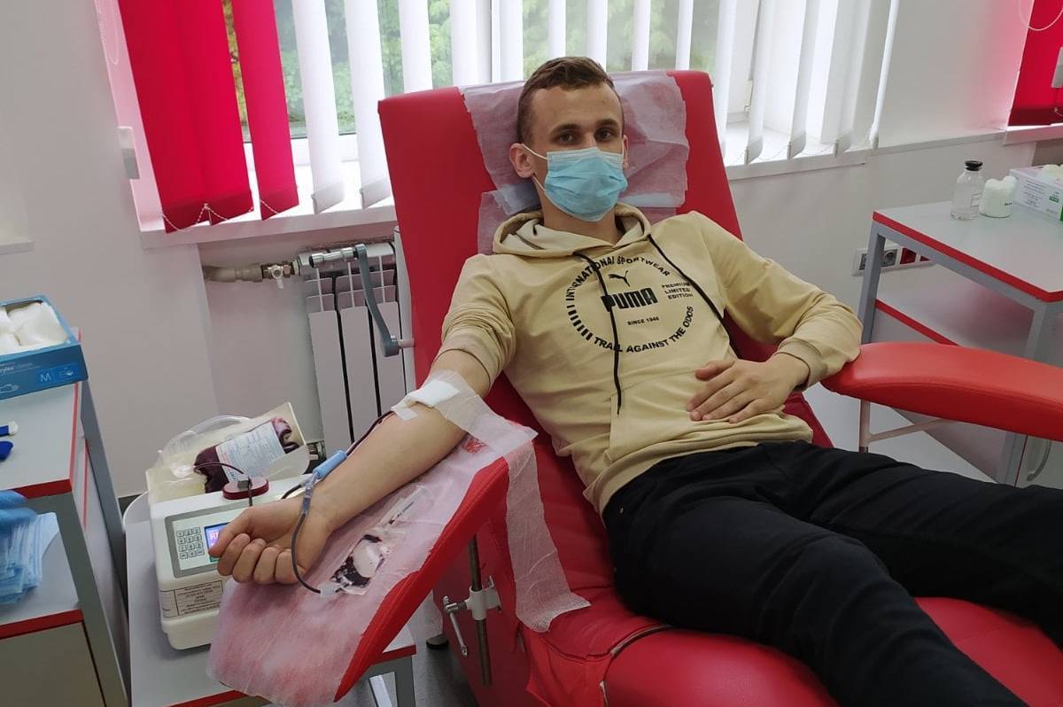 Майже 100 вінничан здали кров у Всесвітній день донора 

