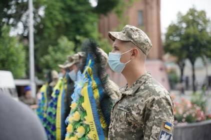 Пам’ять жертв війни вшанували у Вінниці. ФОТО 

