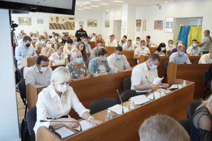 Будівництво нової дороги, спортивний майданчик та агрохаб: які рішення прийняли на сесії Вінницької міськради 

