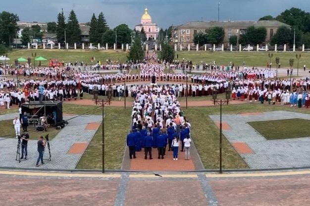 У Тульчині Вінницької області встановили рекорд по виконанню щедрівки

