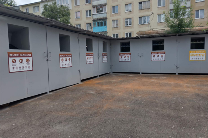 У Вінниці облаштовують контейнерні майданчики для сміття 