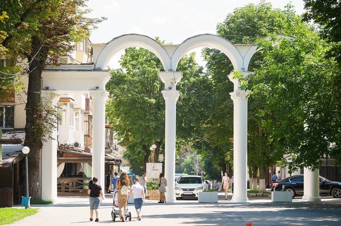 У Вінниці відновили вхідну арку до парку Леонтовича 

