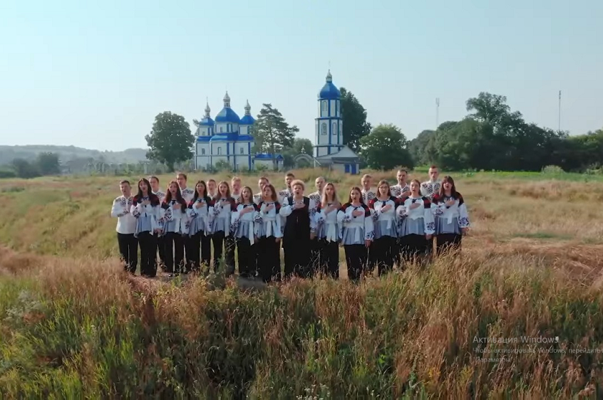 Вінницький хор виконав Гімн України у мальовничому Сокільці 


