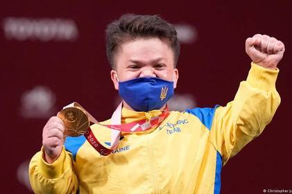 Дівчина з Вінниччини здобула золоту медаль на Паралімпіаді в Токіо. 