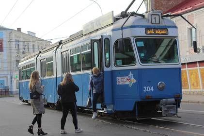 У Вінниці пасажирів планують випускати через усі двері