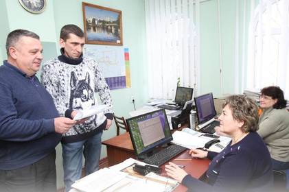 Група диспетчерів цілодобово координує роботу міського транспорту 