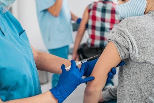 Підлітки також зможуть отримати тисячу за вакцинацію