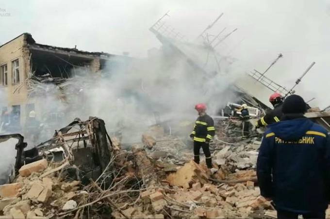 Під завалами зруйнованого  аеропорту загинуло дев'ятеро людей 