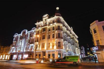 Власників будівель та різних інженерних споруд закликали вимикати нічну підсвітку об'єктів