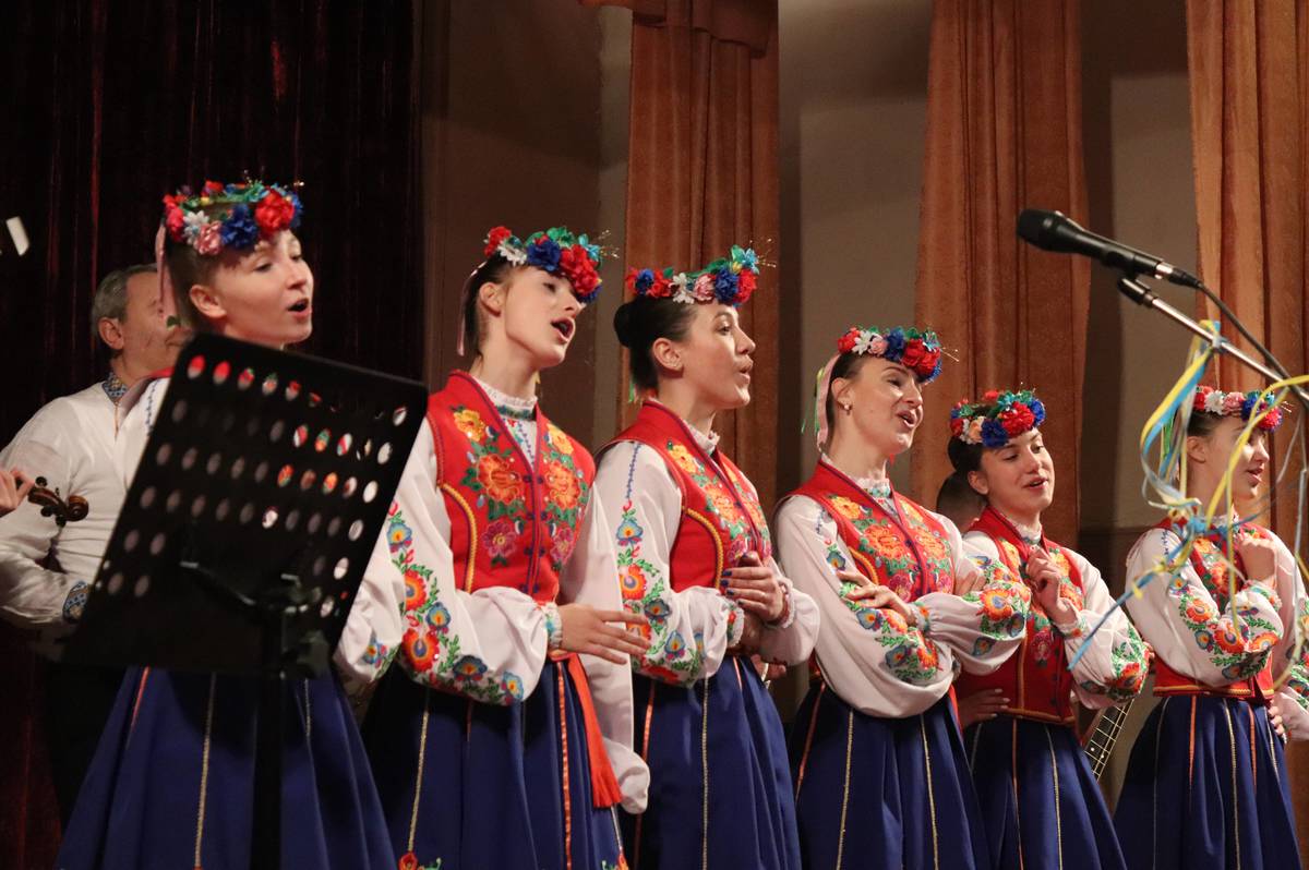 Вінницький Народний ансамбль танцю «Барвінок» влаштовує концерти для внутрішньо переміщених осіб