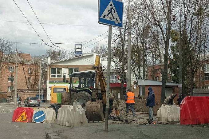 «Вінницяміськтеплоенерго» відновили на Вишеньці асфальтне покриття на 16 ділянках аварійних розкопок