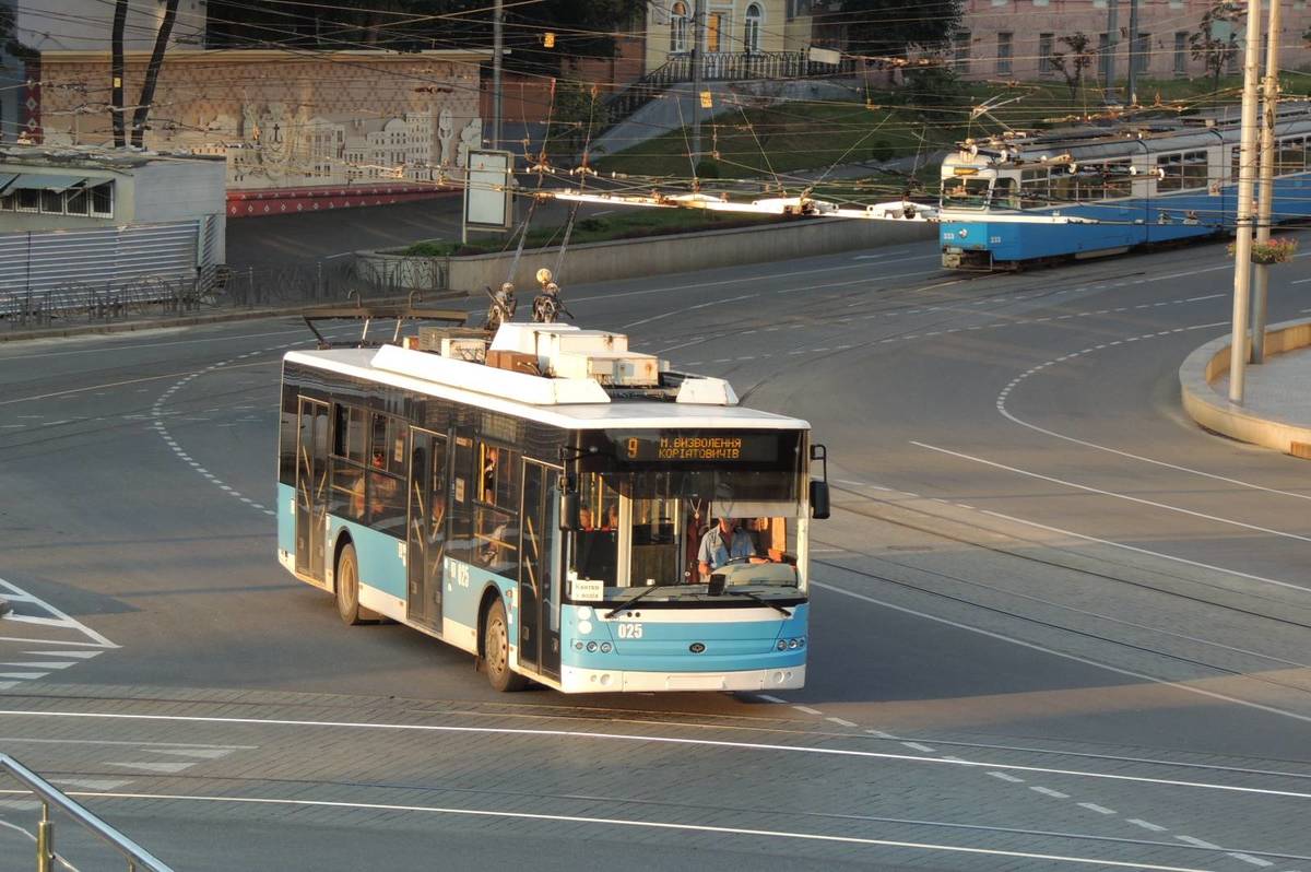 Поки з 8 до 21: у Вінницькій транспортній компанії прокоментували, коли можливі зміни в графіку руху громадського транспорту