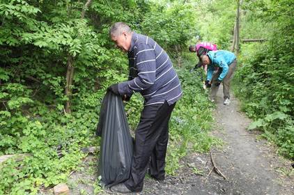 Муніципальна варта разом з вінничанами прибрали одразу дві локації