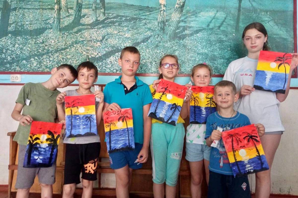 Літо творчості від VinSmart – триває! Дітей-переселенців у Вінниці запросили до імпровізованої живописної майстерні