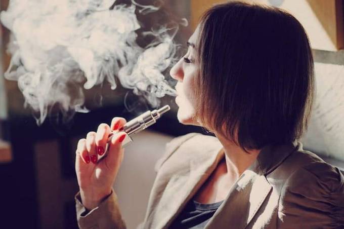З 11 липня заборонять курити електронні цигарки в громадських місця: що потрібно знати вінничанам 